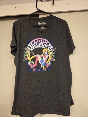 Torrid Sailor Moon Tshirt Sz 2